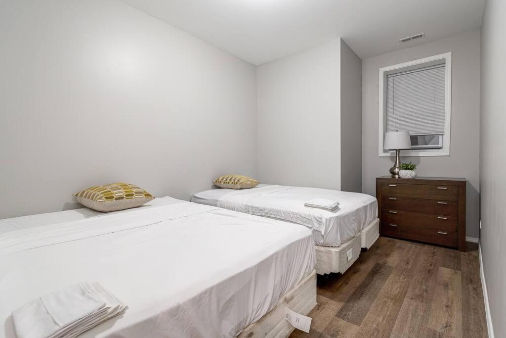 Suite 1 On Southport 4 Queen Beds Chicago Exterior photo
